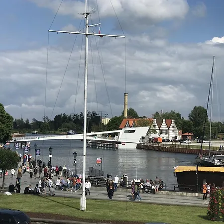 Gdanskie - Targ Rybny Z Widokiem Na Motlawe *